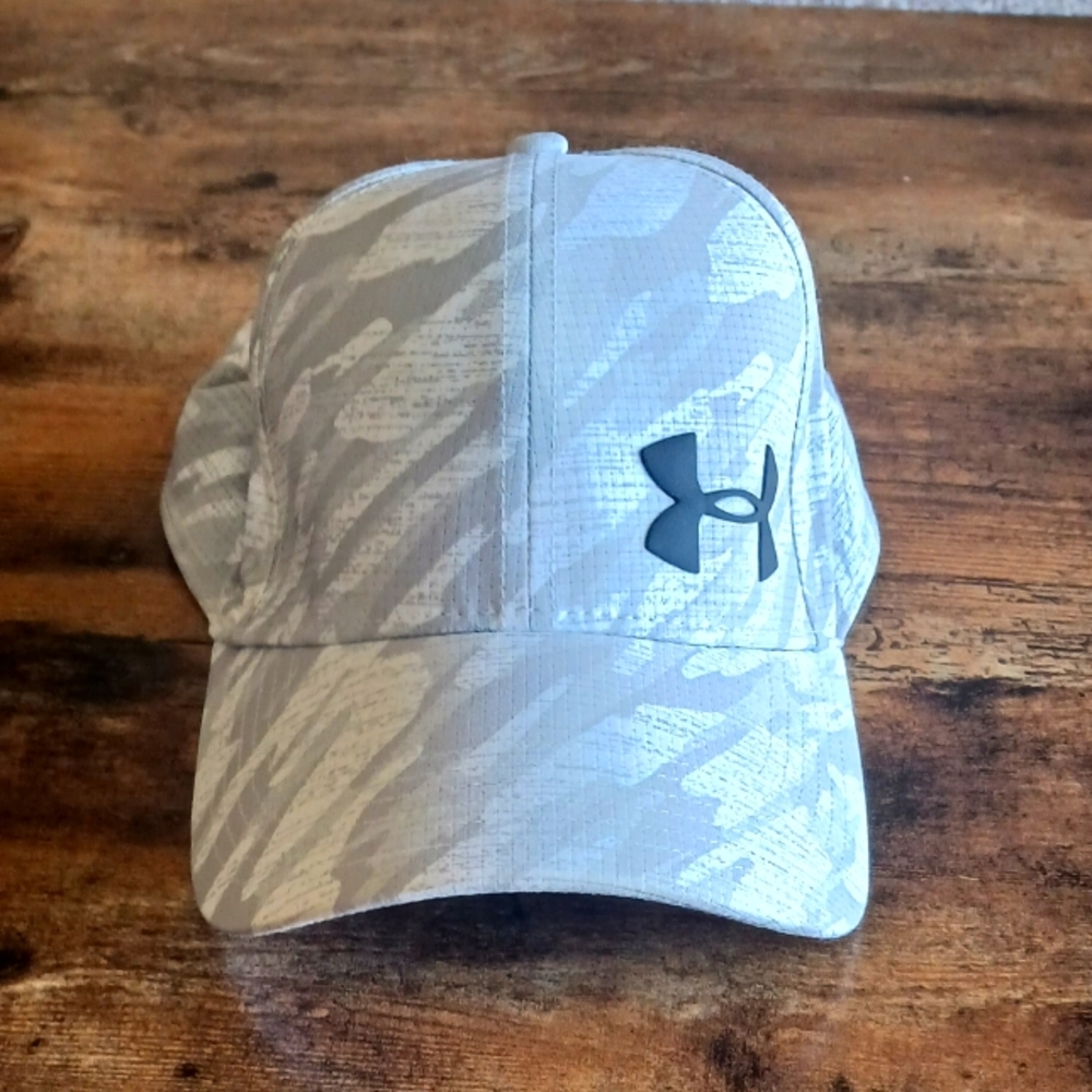 Brand New Mens Fitted Under Armor Airvent Core Hat